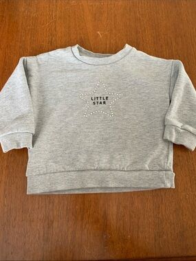 🍊5/$25 MNG Cozy Gray 'Little Star' Kids Crewneck Sweatshirt size 9-12m